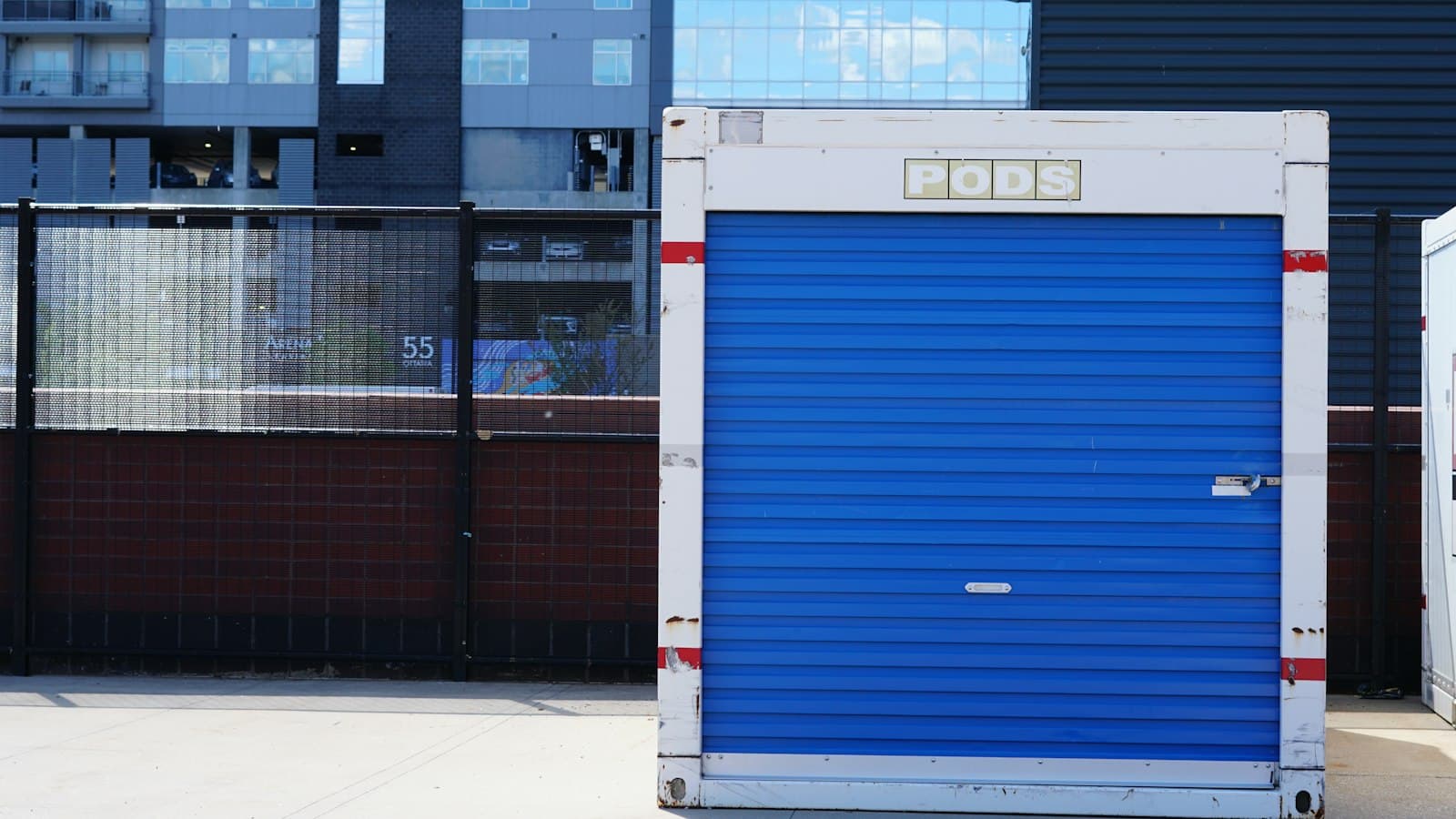 Módulo compacto de armazenagem com porta de enrolar azul
